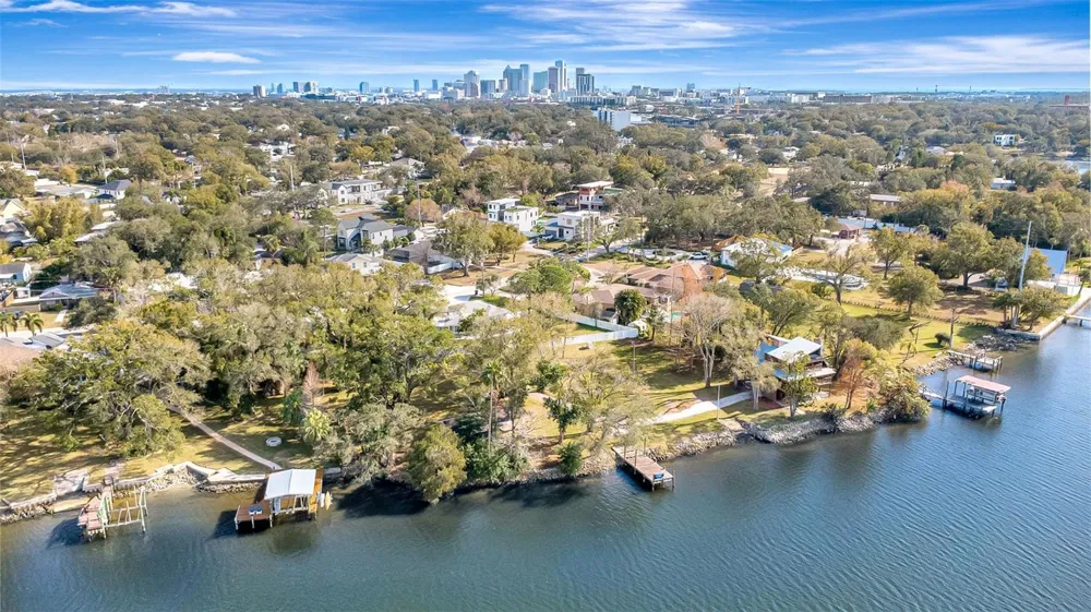 3306 PERRY AVENUE Tampa, FL 33603