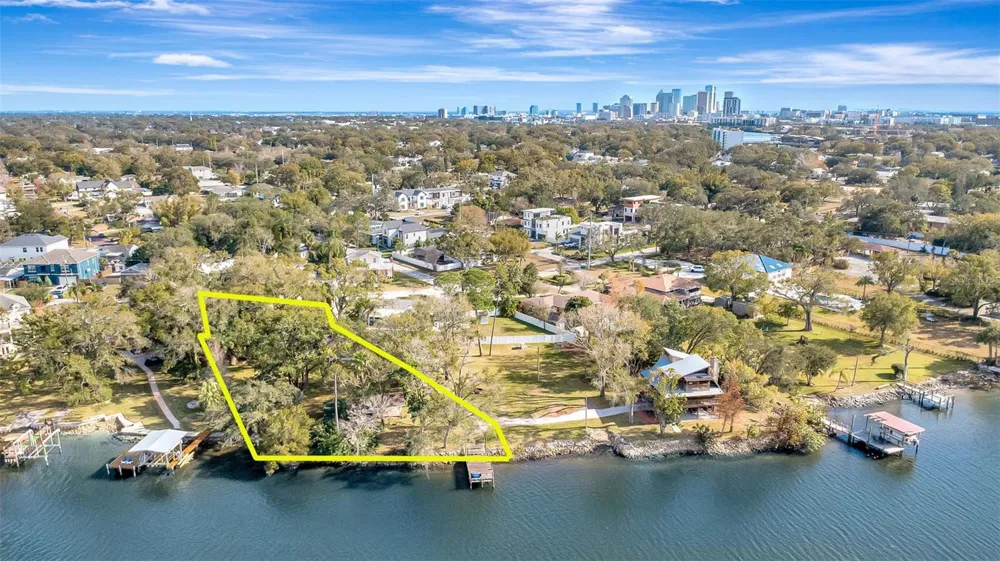 3306 PERRY AVENUE Tampa, FL 33603