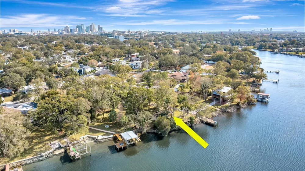 3306 PERRY AVENUE Tampa, FL 33603
