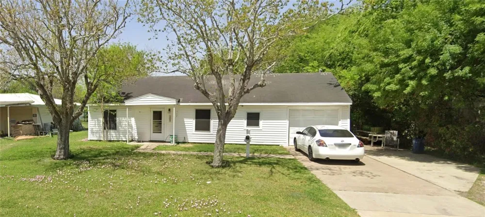 117 Massanet Street Port Lavaca, TX 77979