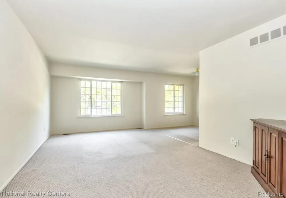 30260 Southfield Rd.