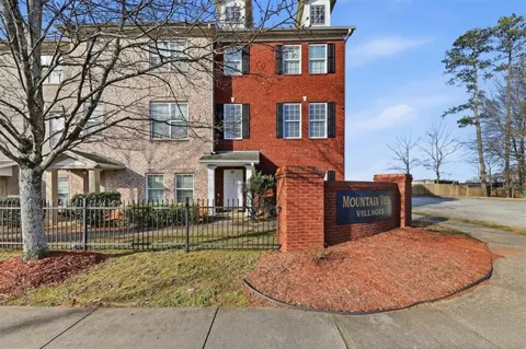 4941 Mountainside Trail