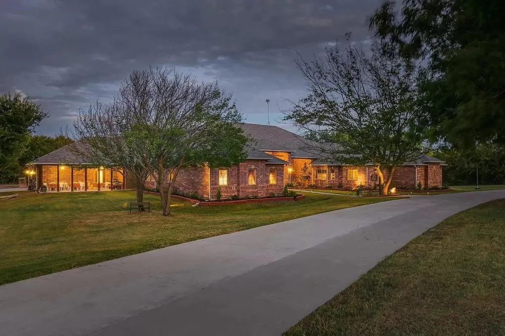 636 Possom Trot Hollow Road Whitewright, TX 75491