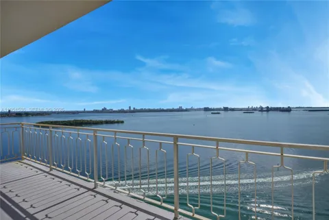 11111 Biscayne Blvd #21C