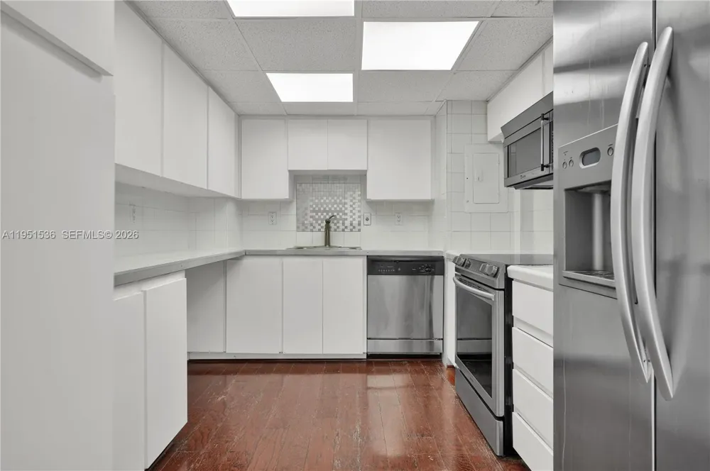 11111 Biscayne Blvd #21C Miami, FL 33181
