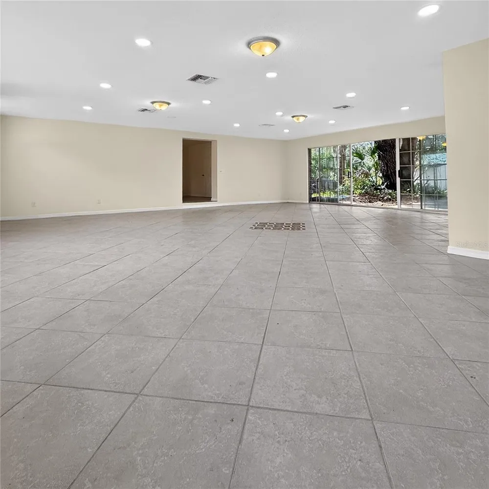 17220 ESTES ROAD Lutz, FL 33548