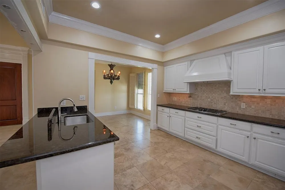 2293 E Bayshore Drive San Leon, TX 77539