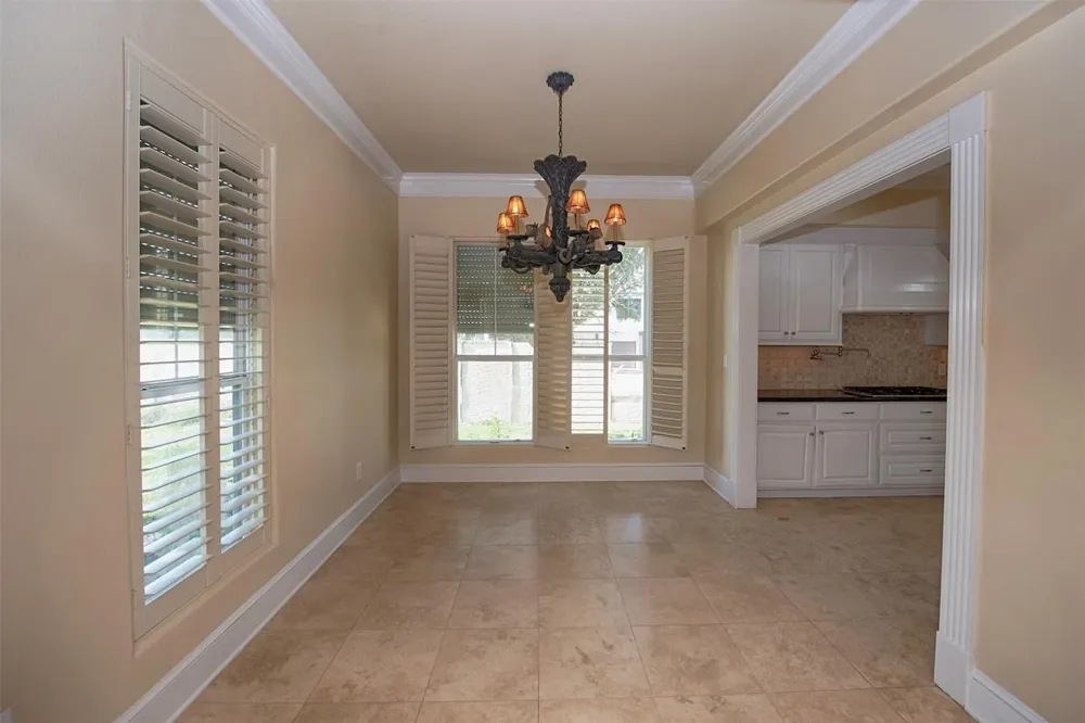 2293 E Bayshore Drive San Leon, TX 77539