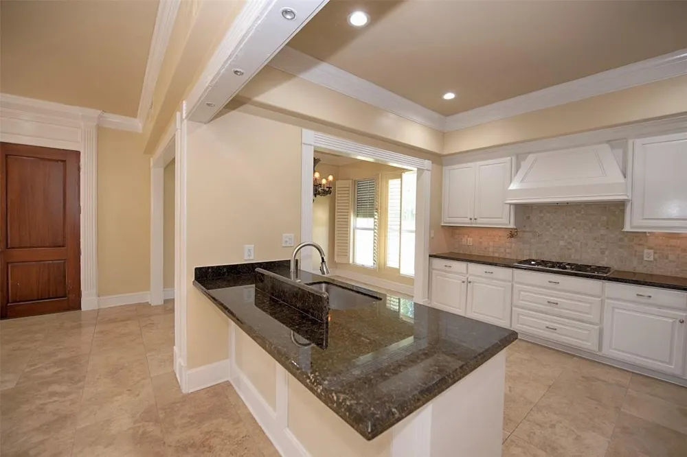 2293 E Bayshore Drive San Leon, TX 77539