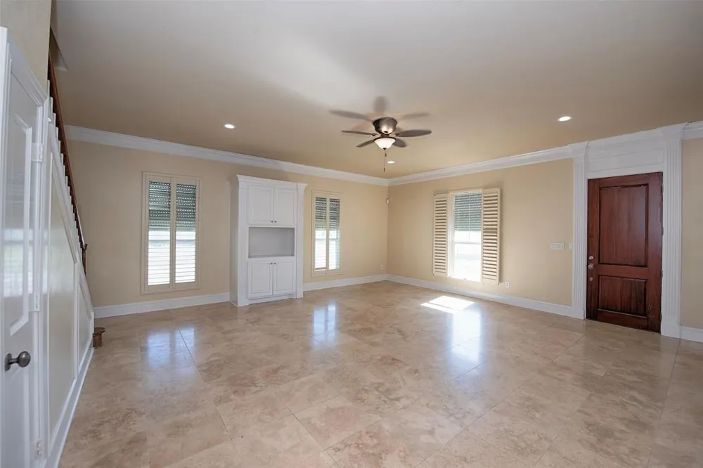 2293 E Bayshore Drive San Leon, TX 77539