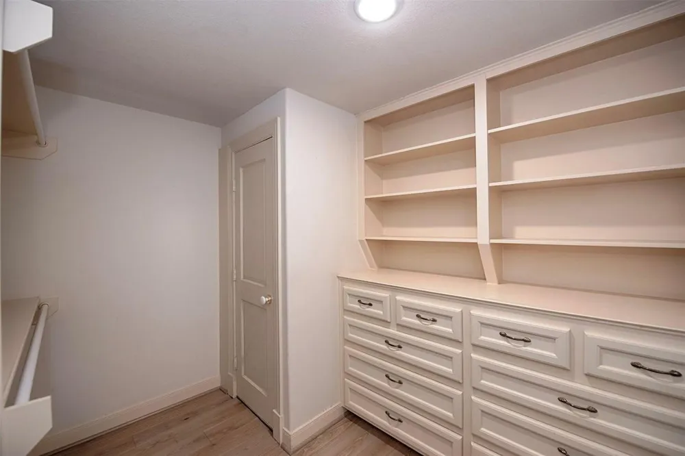 2293 E Bayshore Drive San Leon, TX 77539