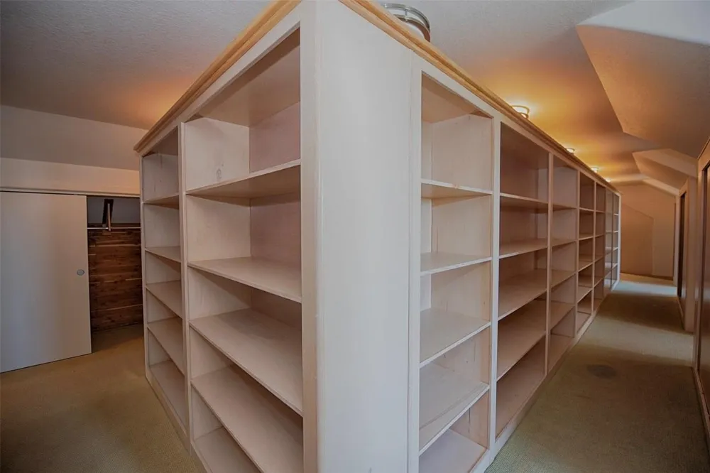 2293 E Bayshore Drive San Leon, TX 77539