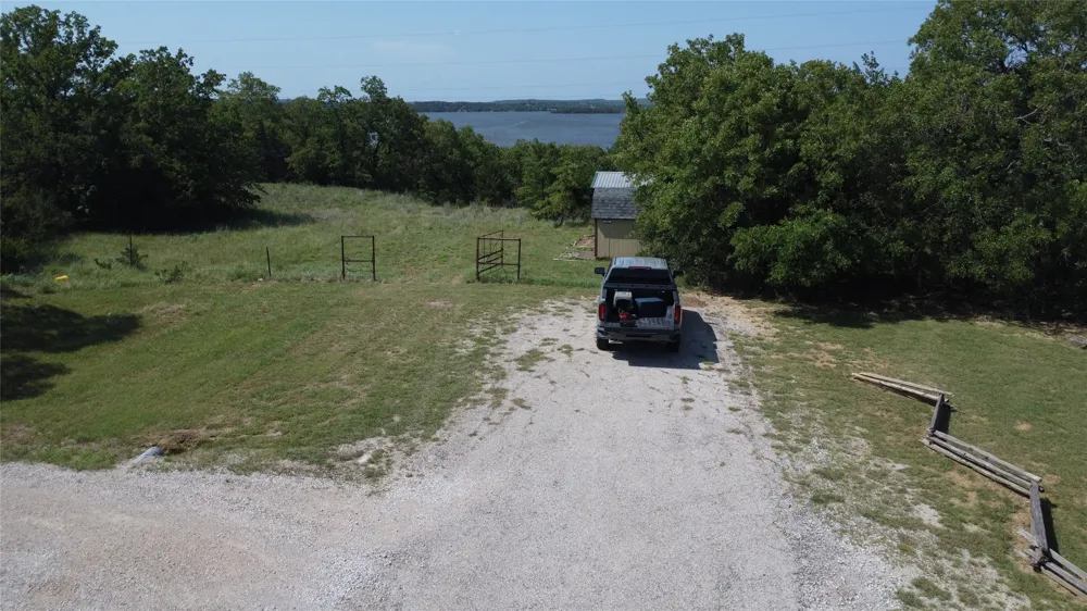 194 Lakeview Court Sunset, TX 76270