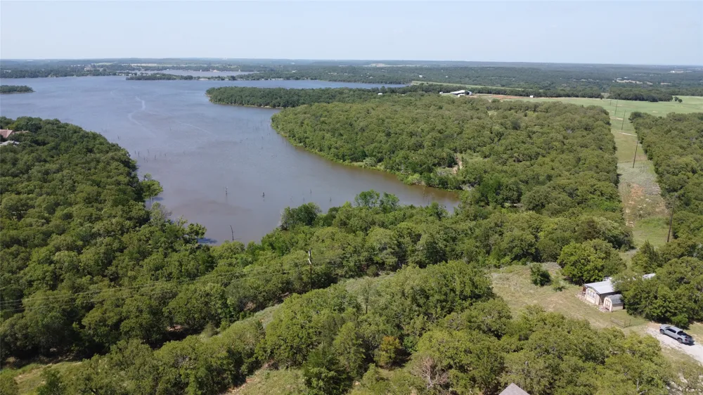194 Lakeview Court Sunset, TX 76270