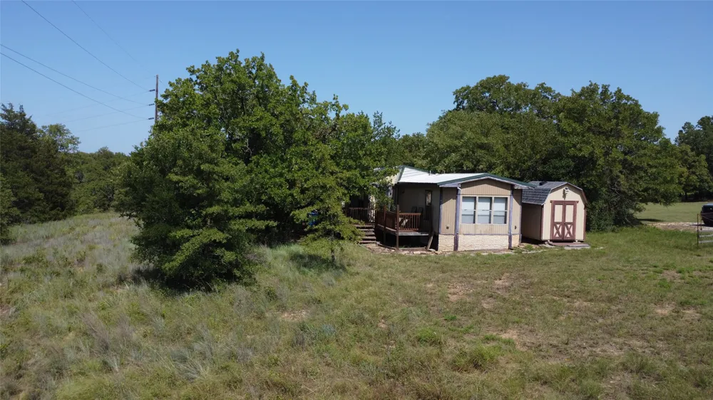 194 Lakeview Court Sunset, TX 76270