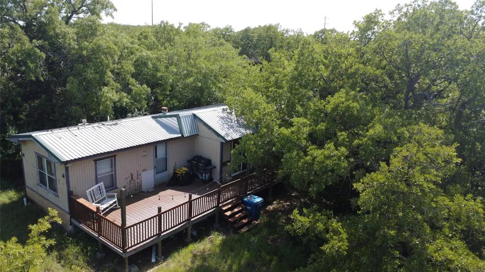 194 Lakeview Court Sunset, TX 76270
