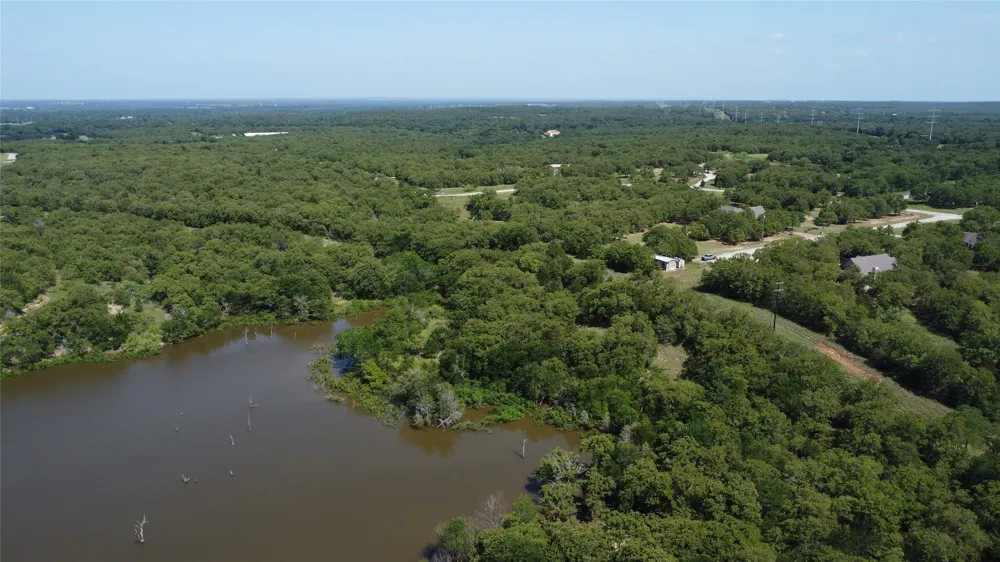 194 Lakeview Court Sunset, TX 76270