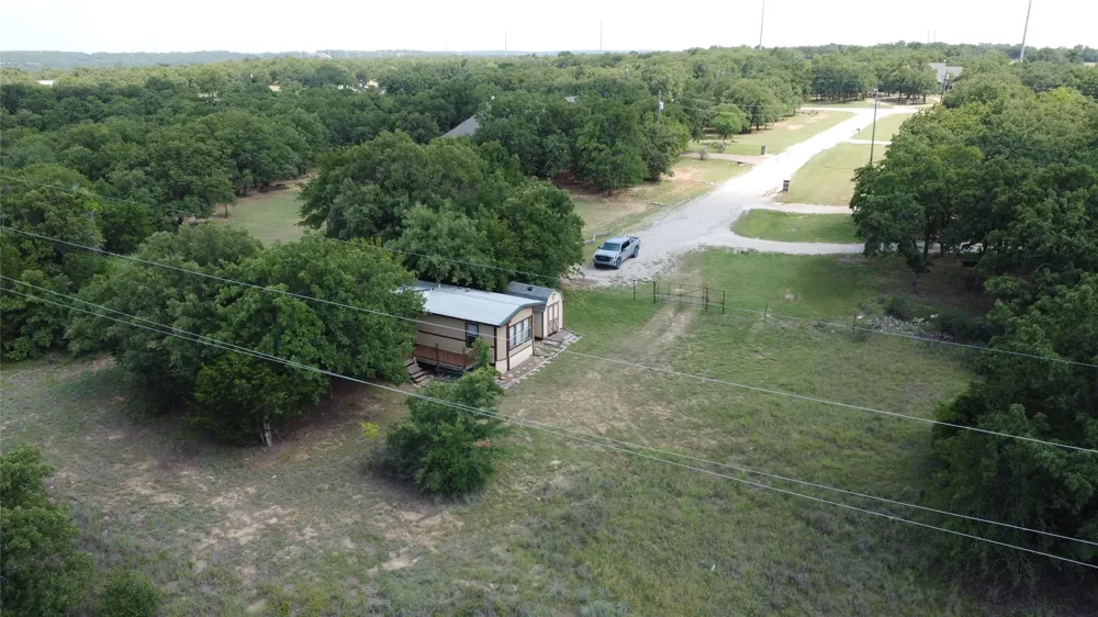 194 Lakeview Court Sunset, TX 76270