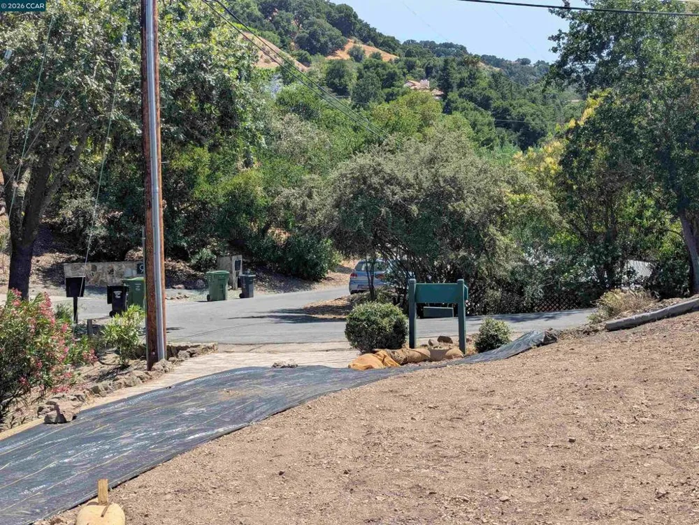 13 St. James  Ct. Orinda, CA 94563