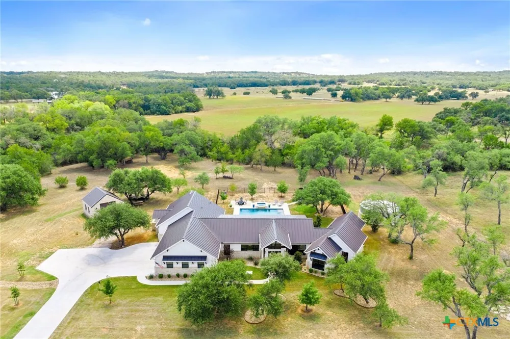 338 Morning Dew Drive Round Mountain, TX 78663