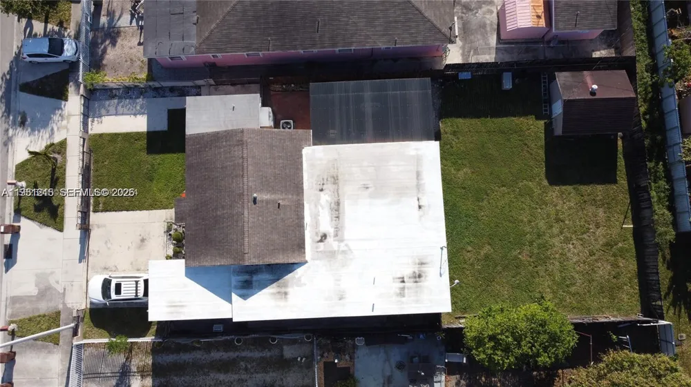848 E 24th St Hialeah, FL 33013