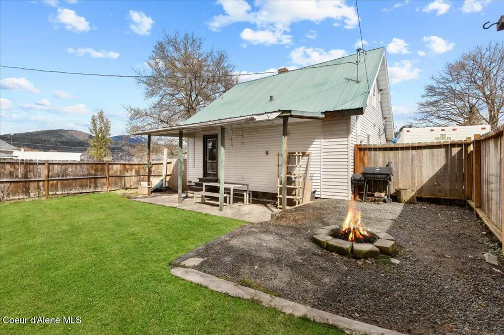315 S 5th Street St. Maries, ID 83861