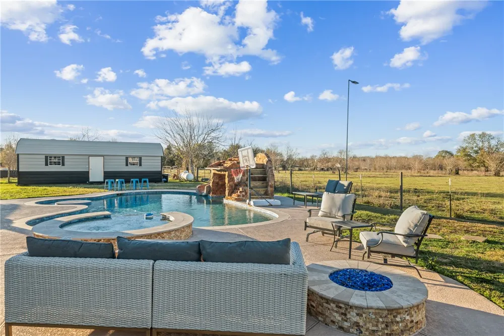 43910 Highway 290 Business Prairie View, TX 77484