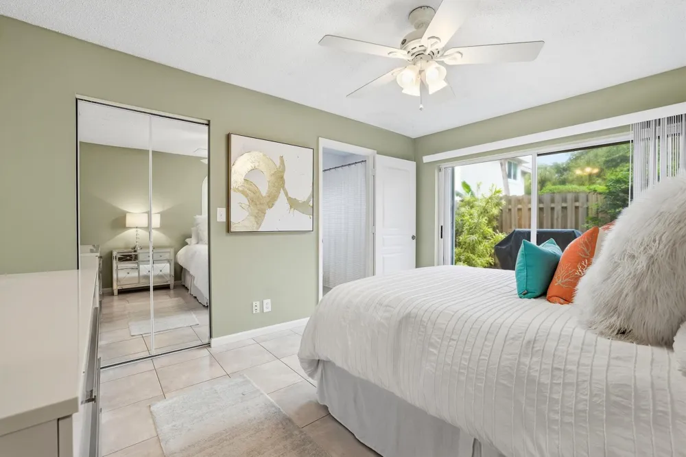 2049 SE 6th Street #F