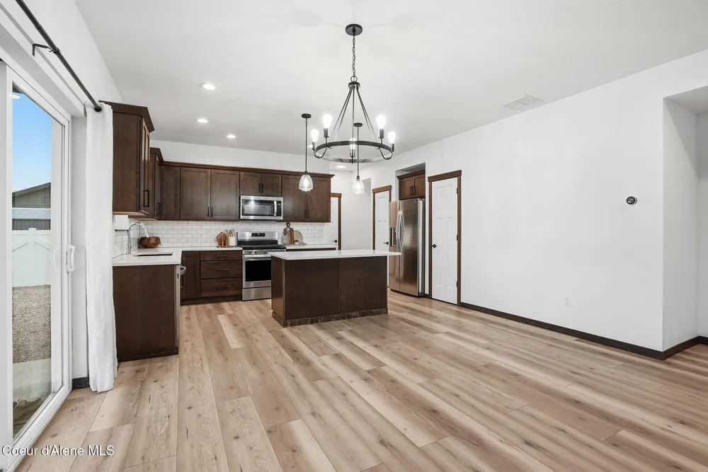 8323 W Splitrail Avenue Rathdrum, ID 83858