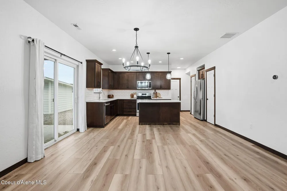 8323 W Splitrail Avenue Rathdrum, ID 83858