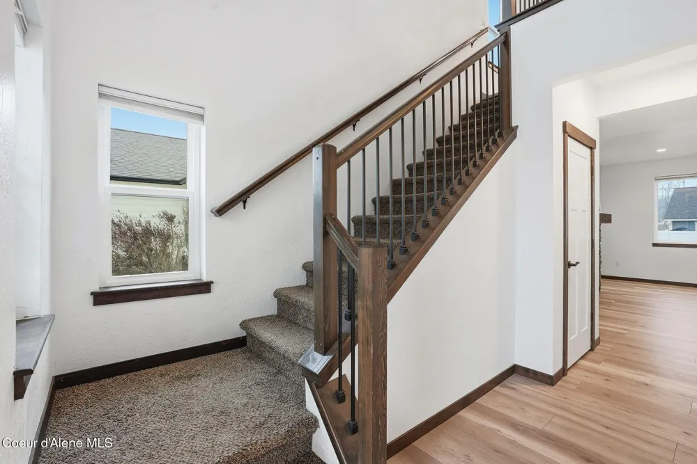 8323 W Splitrail Avenue Rathdrum, ID 83858