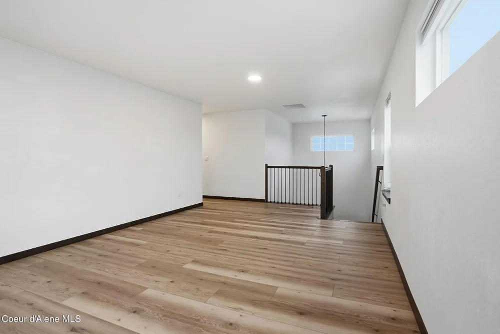 8323 W Splitrail Avenue Rathdrum, ID 83858