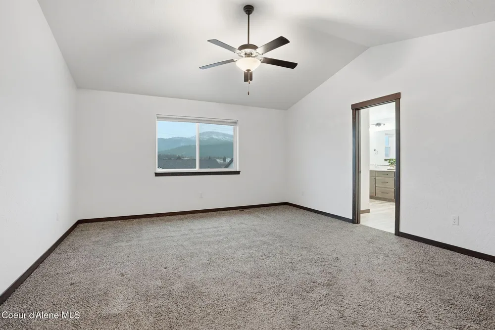 8323 W Splitrail Avenue Rathdrum, ID 83858