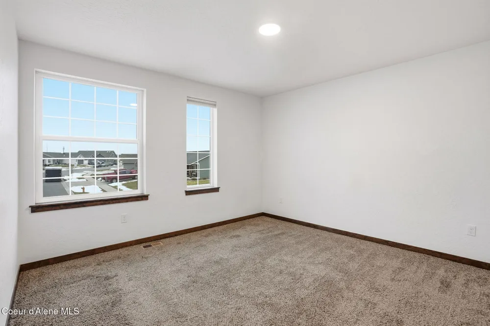 8323 W Splitrail Avenue Rathdrum, ID 83858