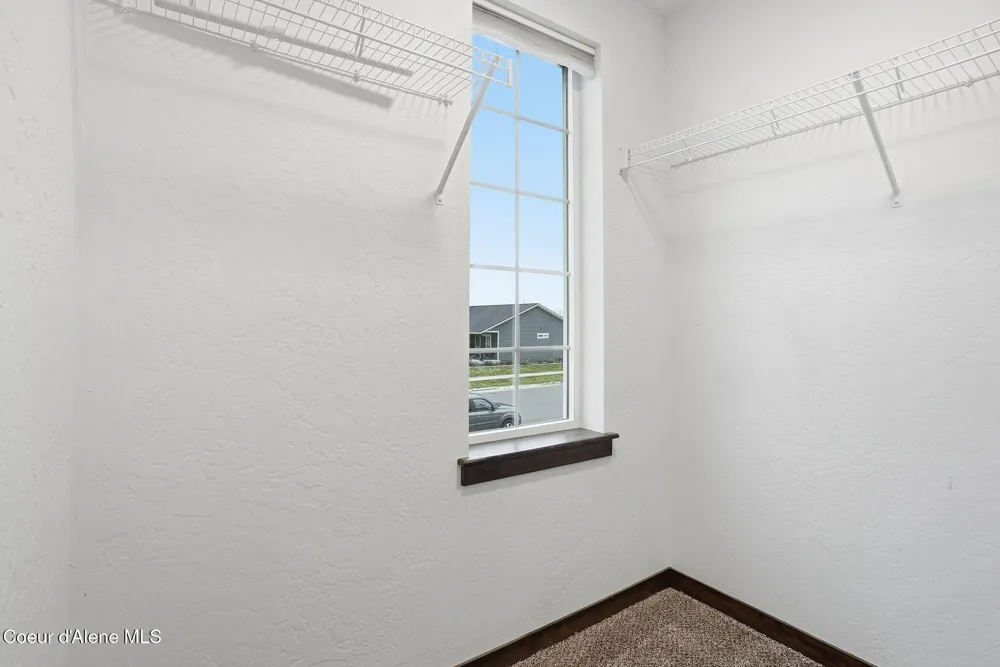 8323 W Splitrail Avenue Rathdrum, ID 83858