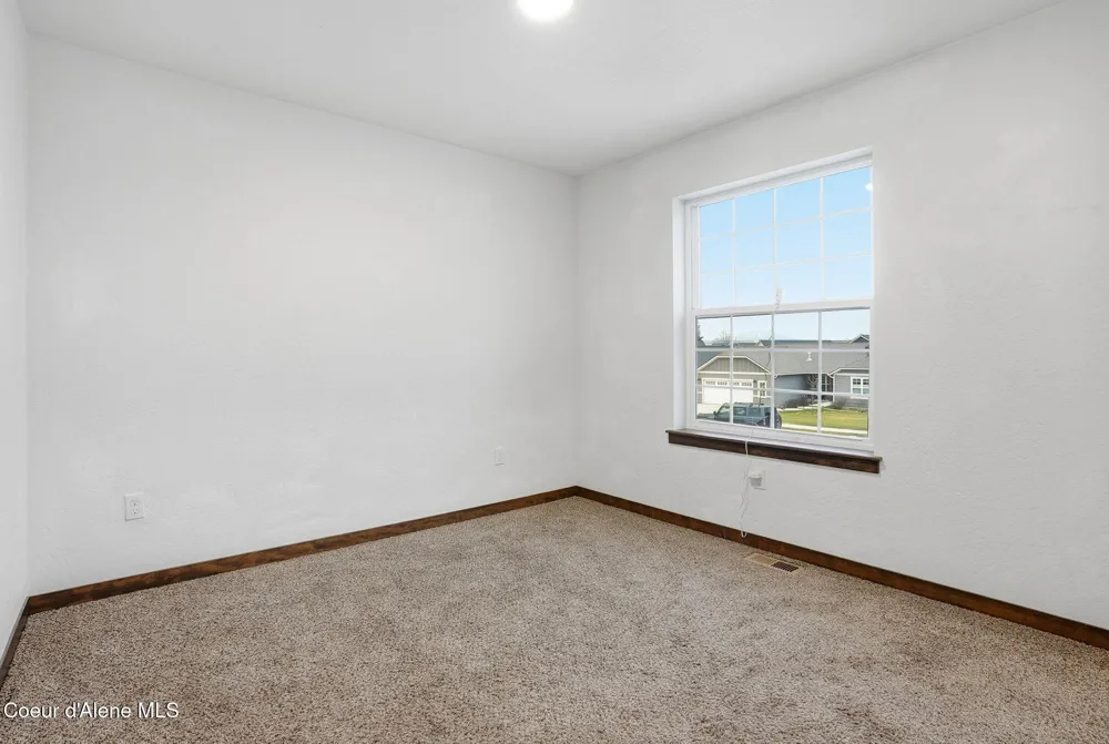 8323 W Splitrail Avenue Rathdrum, ID 83858