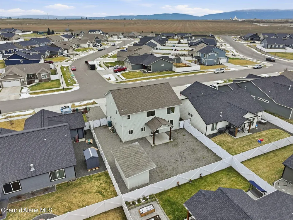 8323 W Splitrail Avenue Rathdrum, ID 83858