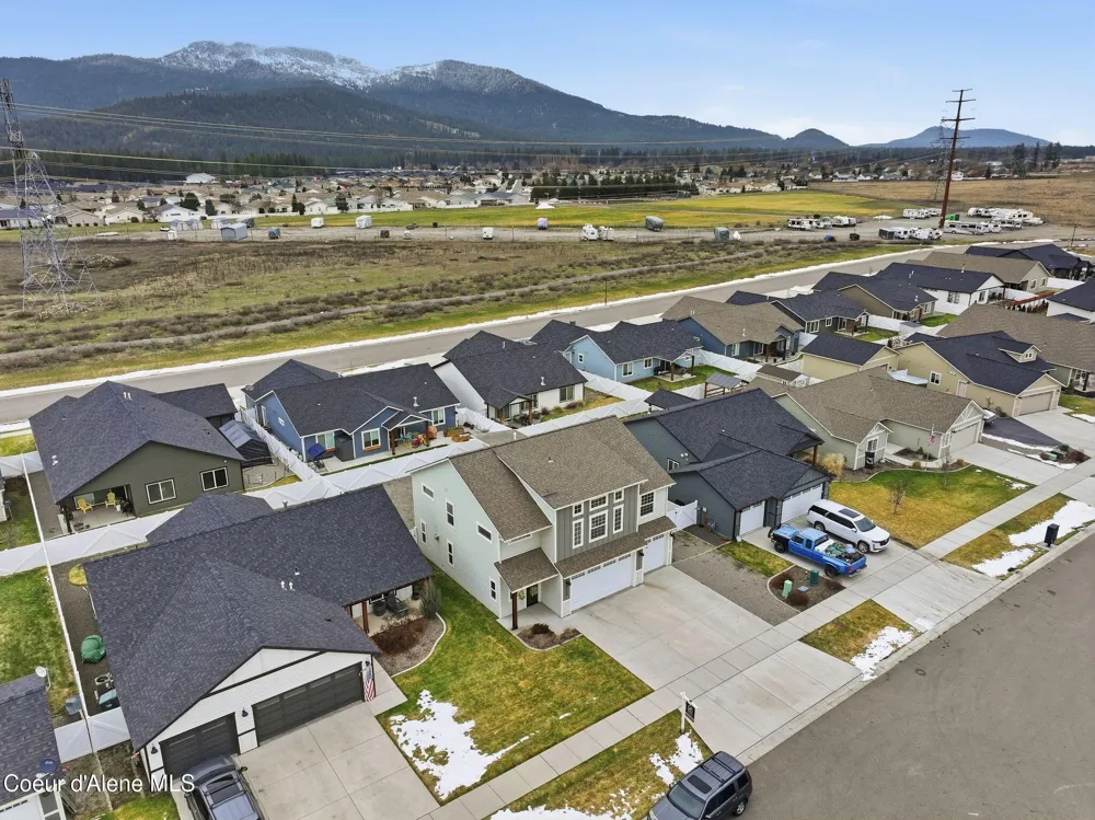 8323 W Splitrail Avenue Rathdrum, ID 83858