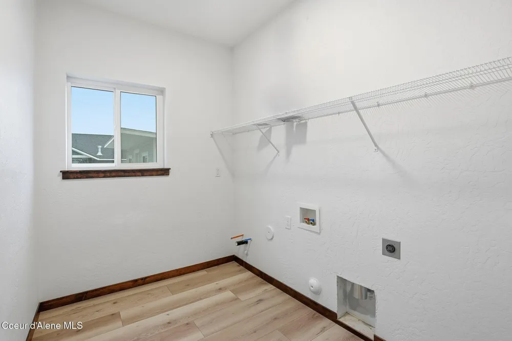 8323 W Splitrail Avenue Rathdrum, ID 83858
