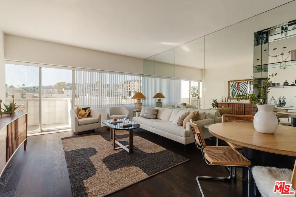 7135 Hollywood Boulevard