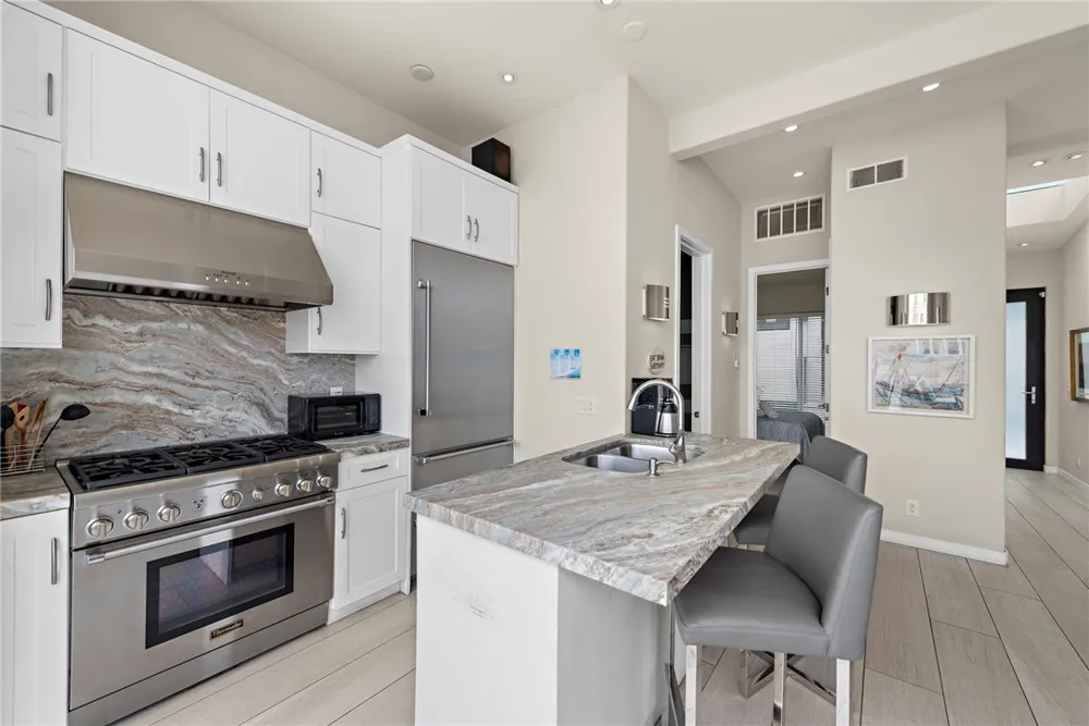 1504 W Oceanfront #5 Newport Beach, CA 92663