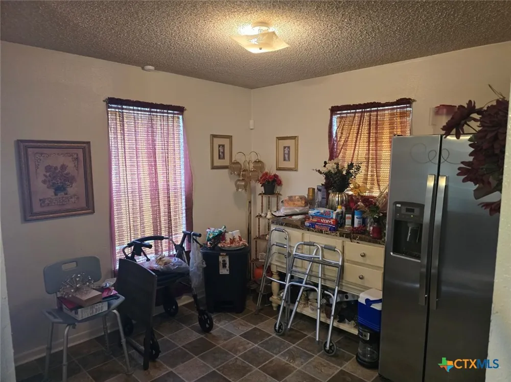 1517 School Street Gonzales, TX 78629
