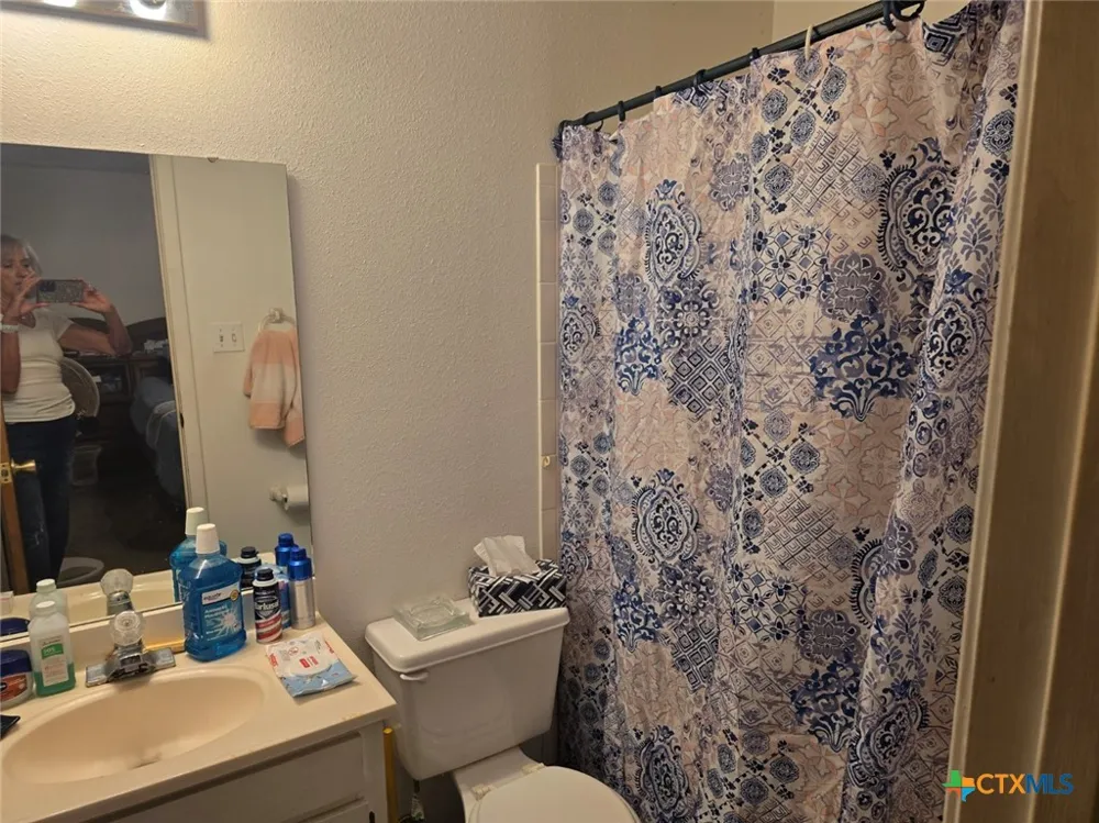 1517 School Street Gonzales, TX 78629