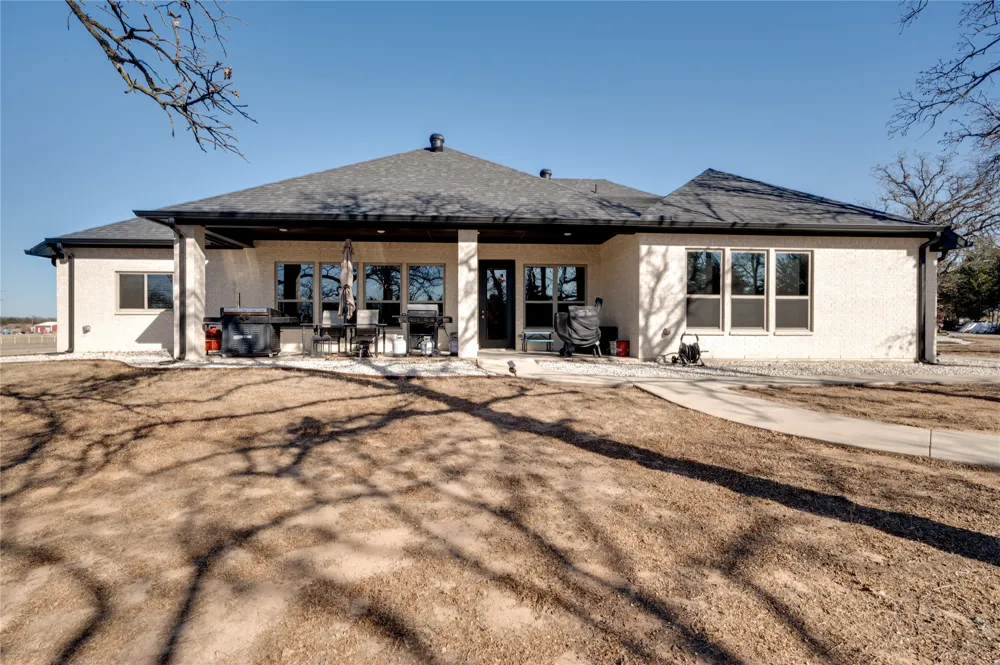 11776 E US Highway 82 Whitesboro, TX 76273