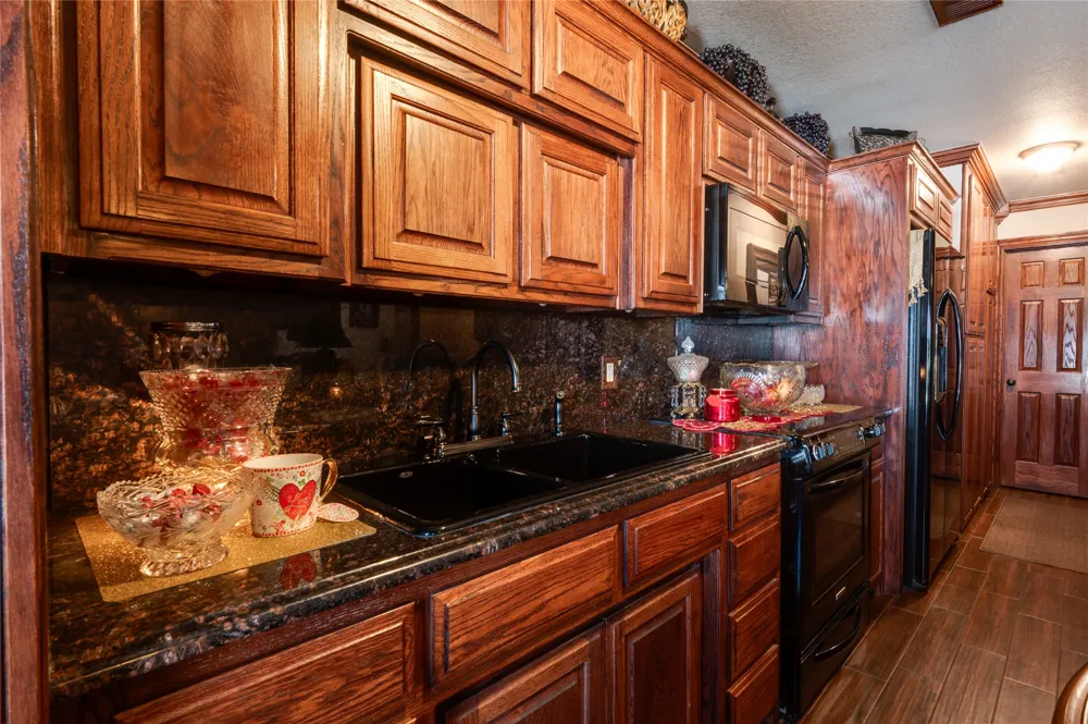 11776 E US Highway 82 Whitesboro, TX 76273