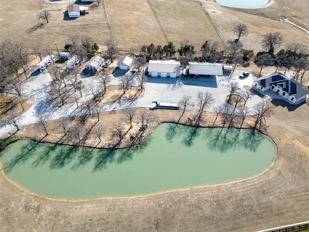 11776 E US Highway 82 Whitesboro, TX 76273