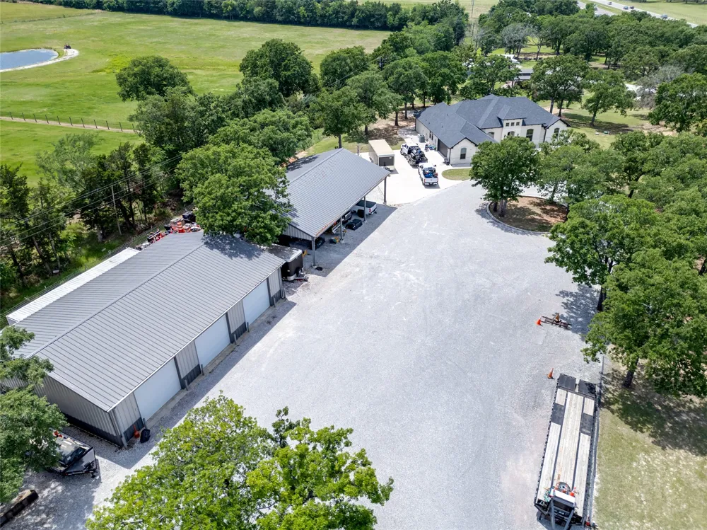 11776 E US Highway 82 Whitesboro, TX 76273