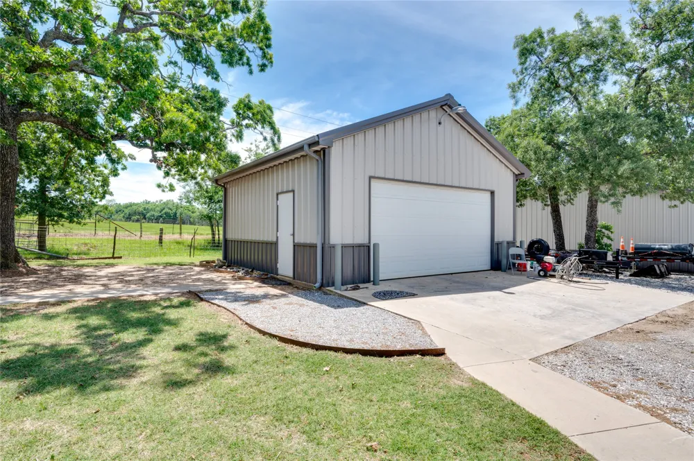 11776 E US Highway 82 Whitesboro, TX 76273