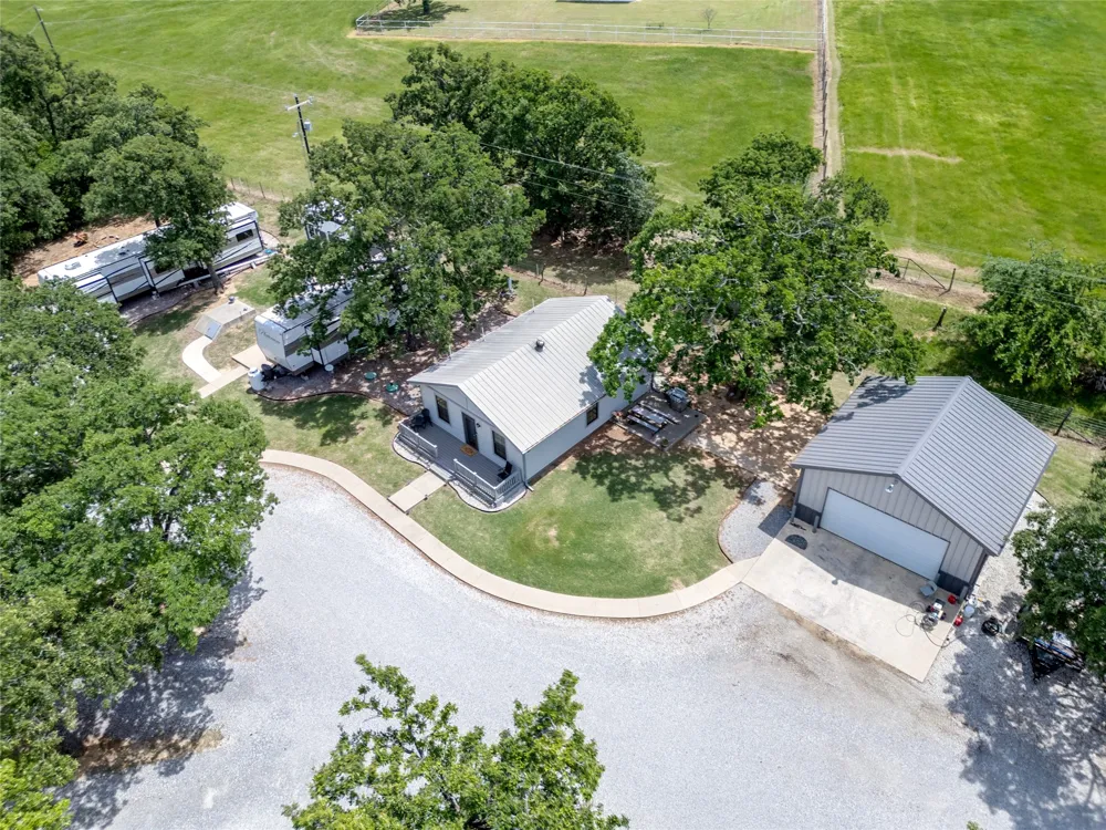 11776 E US Highway 82 Whitesboro, TX 76273