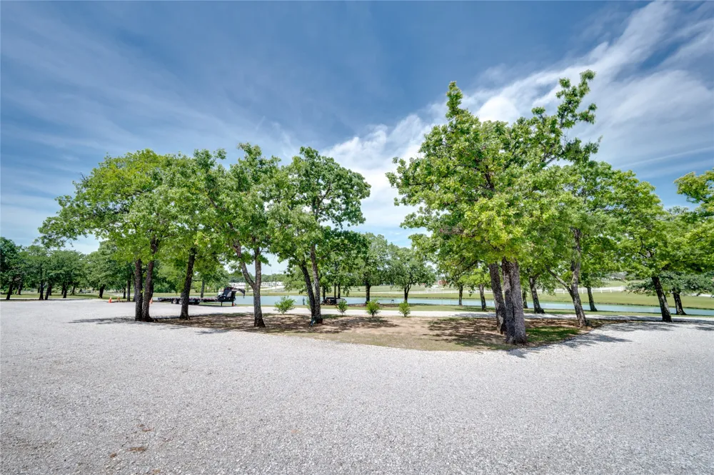 11776 E US Highway 82 Whitesboro, TX 76273